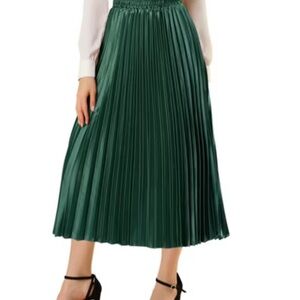 Elegant Green Pleated Skirt
